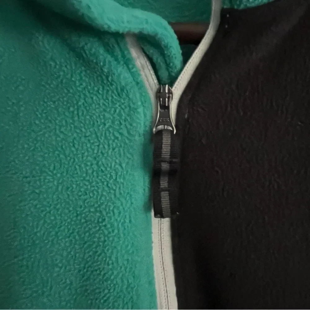 The North Face Turquoise & Black Fleece 1/4 Zip Pullover Jacket
